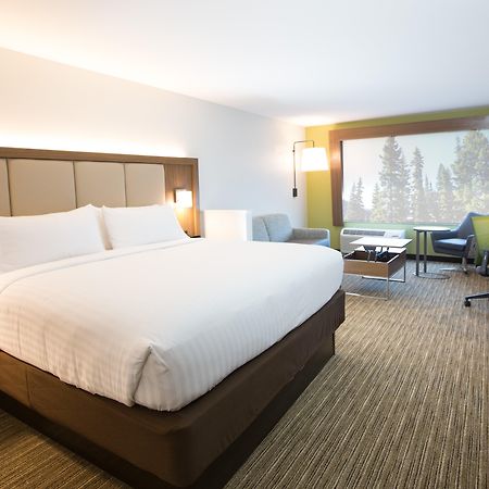 Holiday Inn Express & Suites Greenwood Mall By Ihg Bagian luar foto