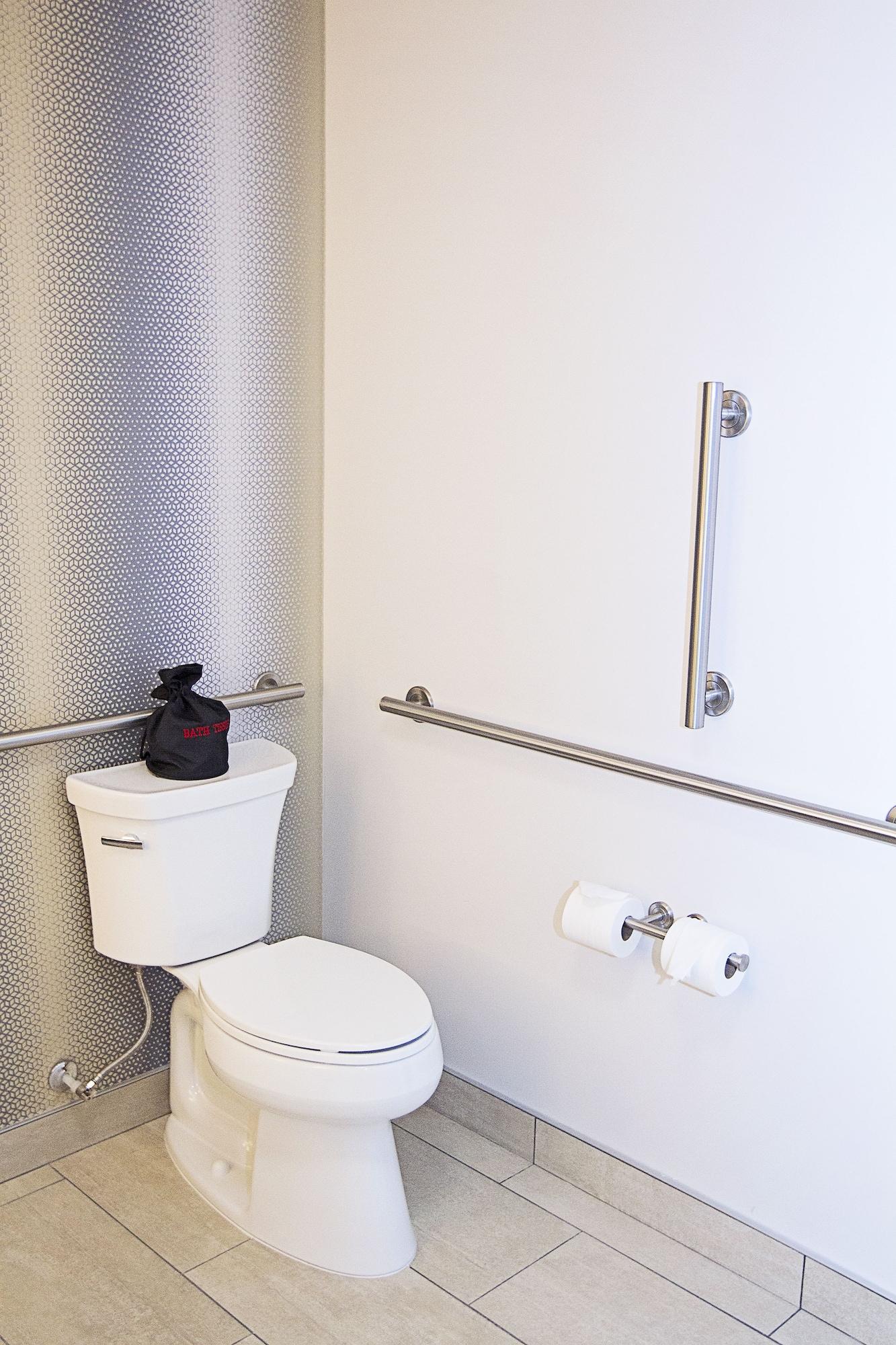 Holiday Inn Express & Suites Greenwood Mall By Ihg Bagian luar foto