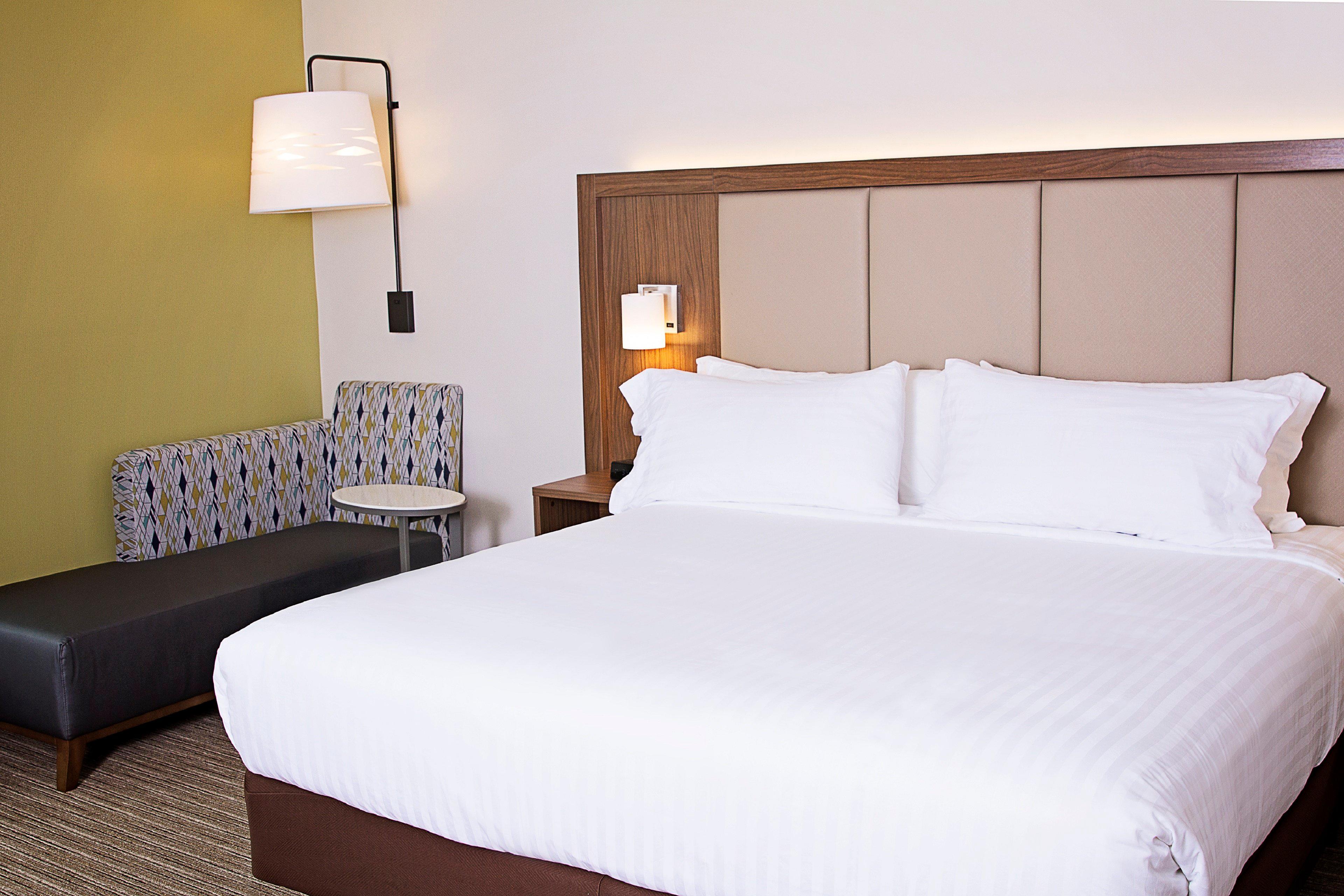 Holiday Inn Express & Suites Greenwood Mall By Ihg Bagian luar foto