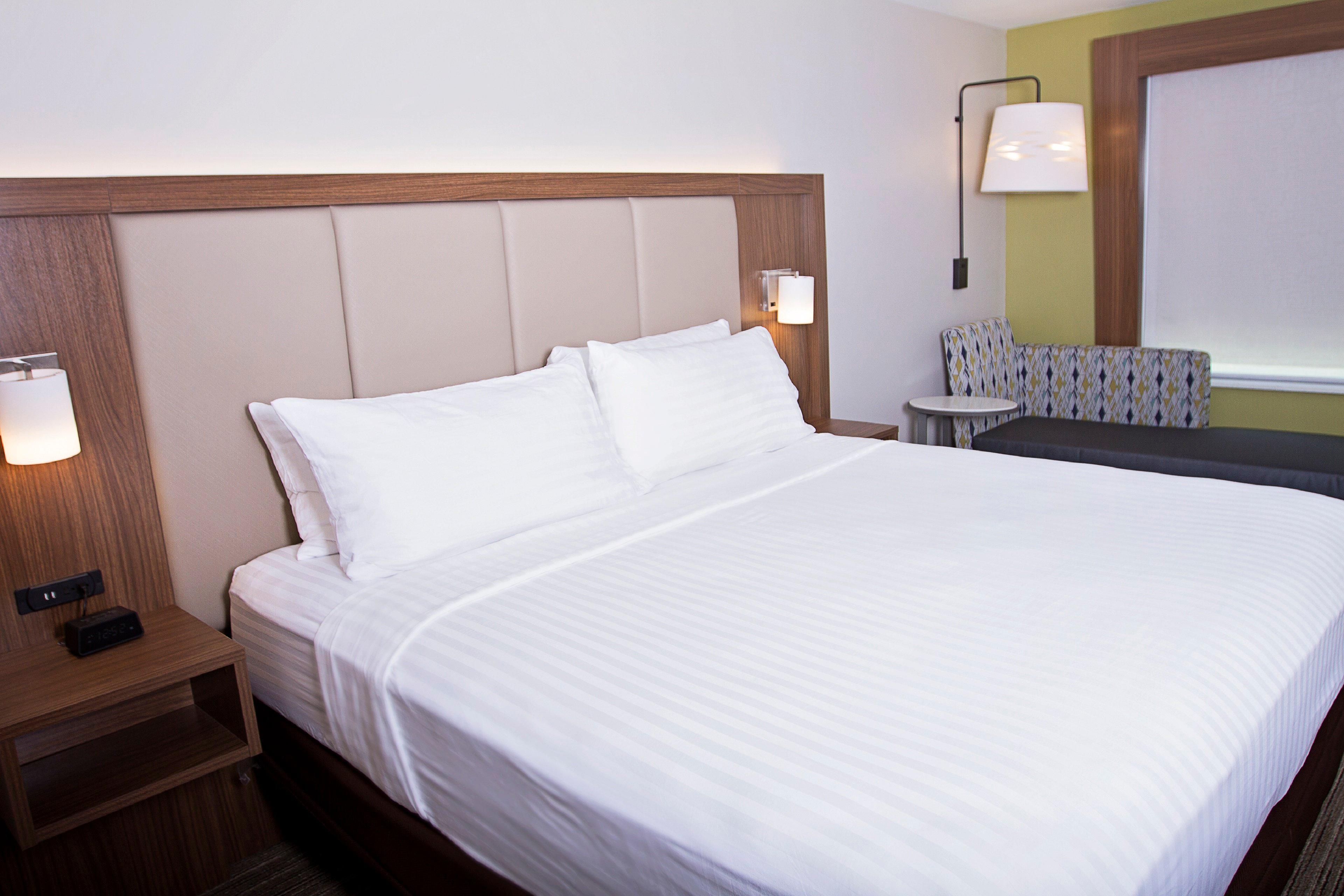 Holiday Inn Express & Suites Greenwood Mall By Ihg Bagian luar foto