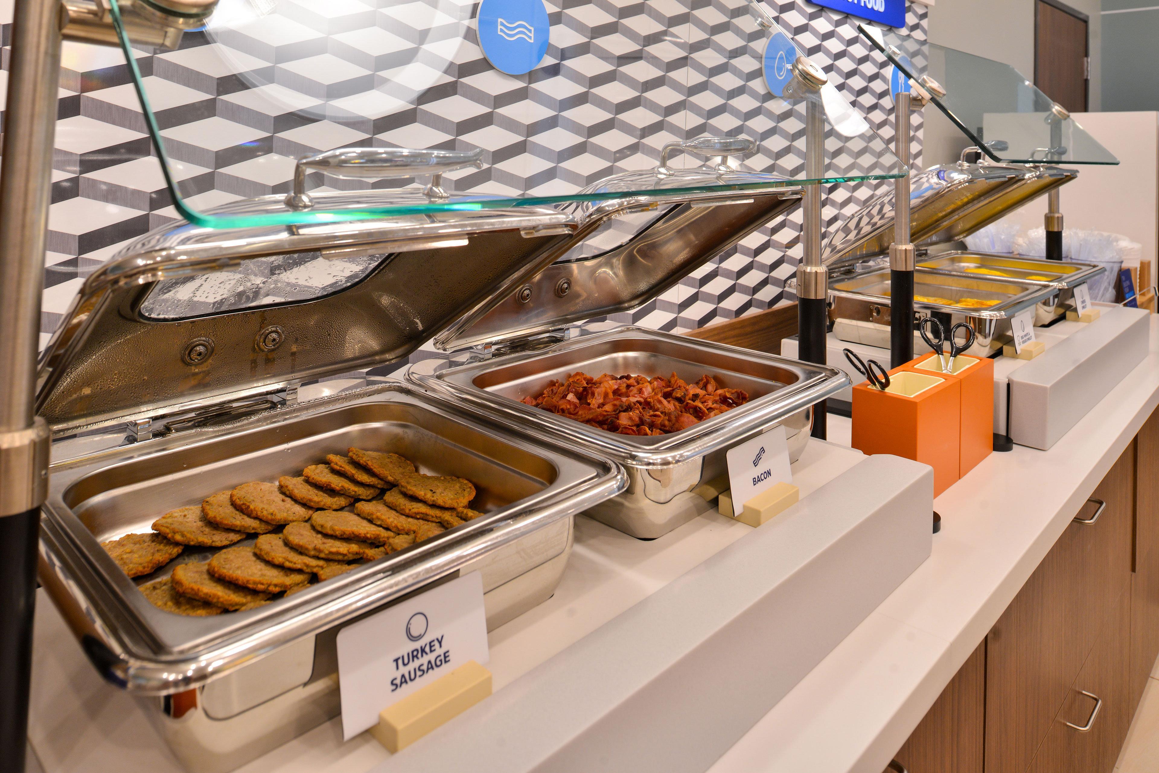 Holiday Inn Express & Suites Greenwood Mall By Ihg Bagian luar foto