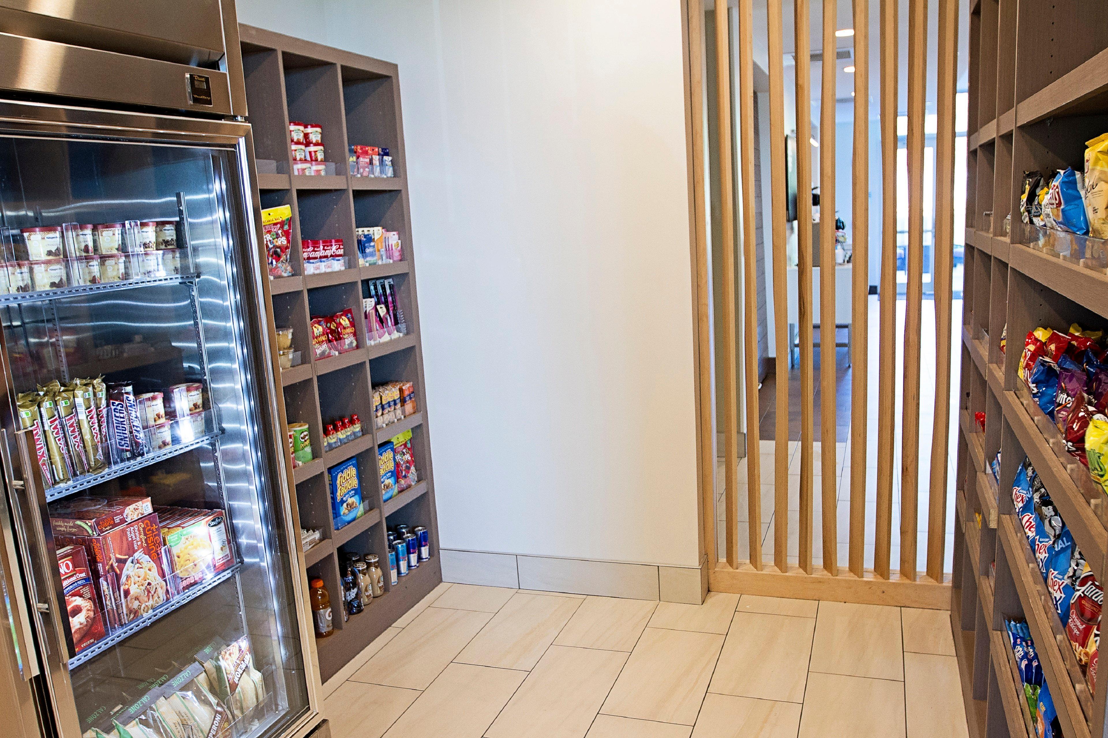 Holiday Inn Express & Suites Greenwood Mall By Ihg Bagian luar foto