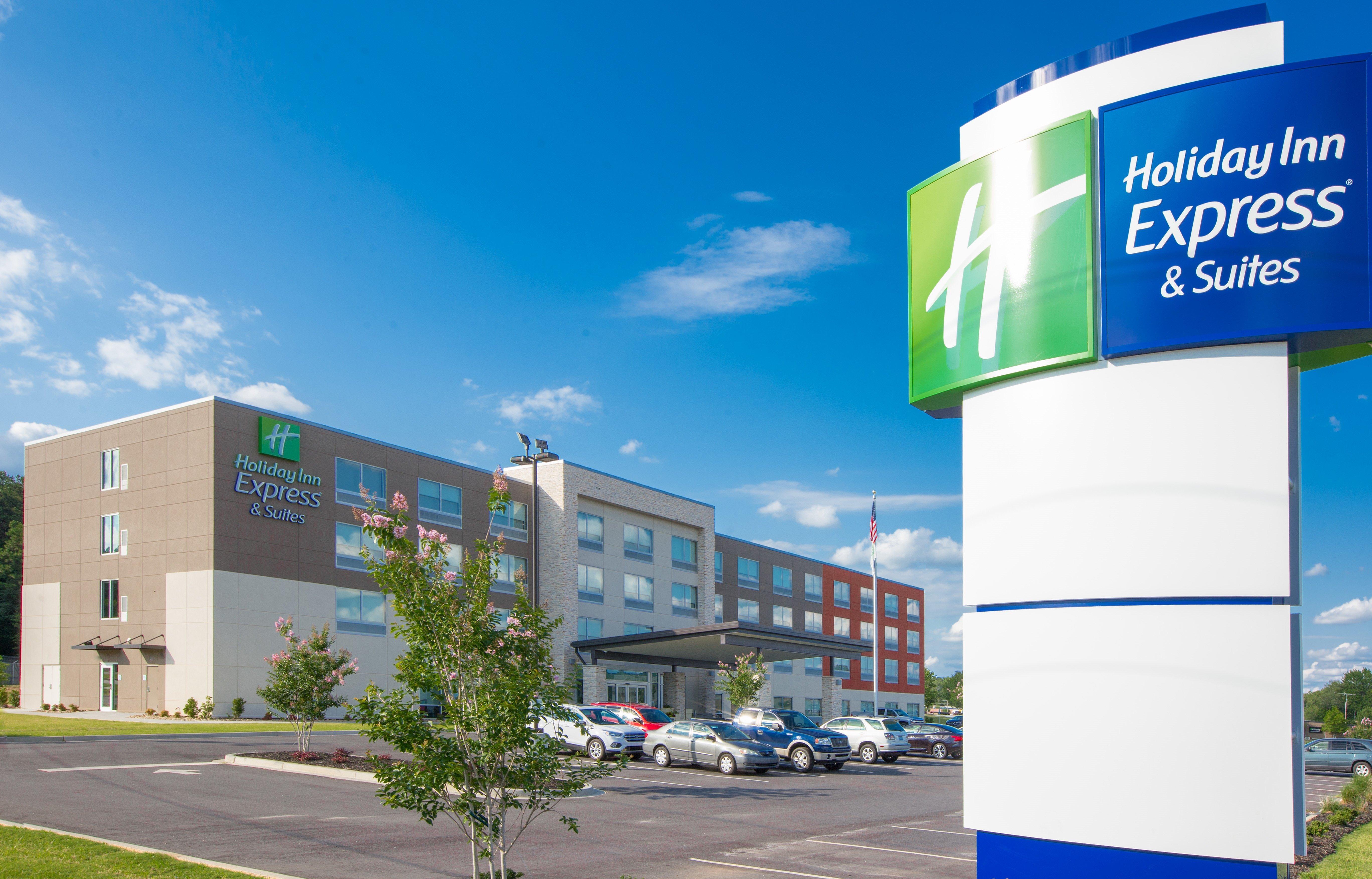 Holiday Inn Express & Suites Greenwood Mall By Ihg Bagian luar foto