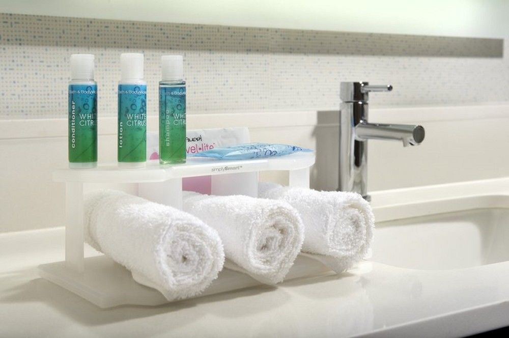 Holiday Inn Express & Suites Greenwood Mall By Ihg Bagian luar foto