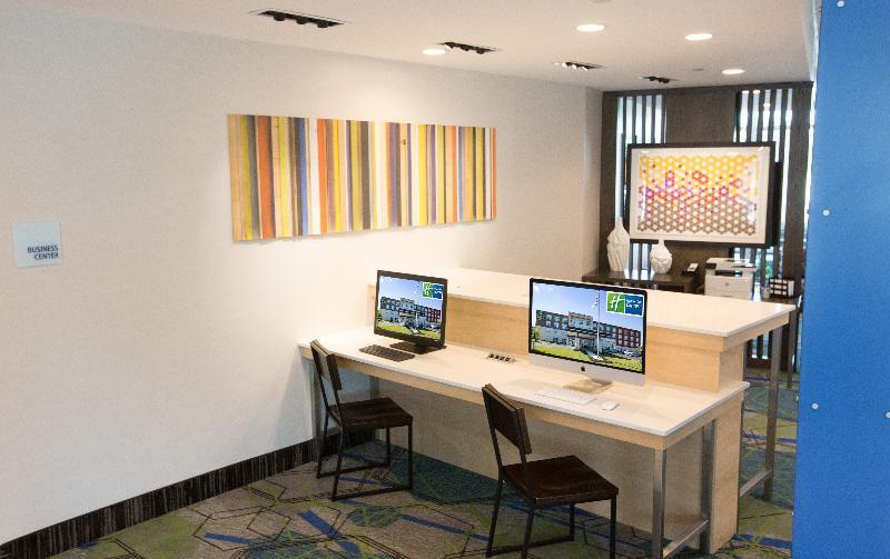 Holiday Inn Express & Suites Greenwood Mall By Ihg Bagian luar foto